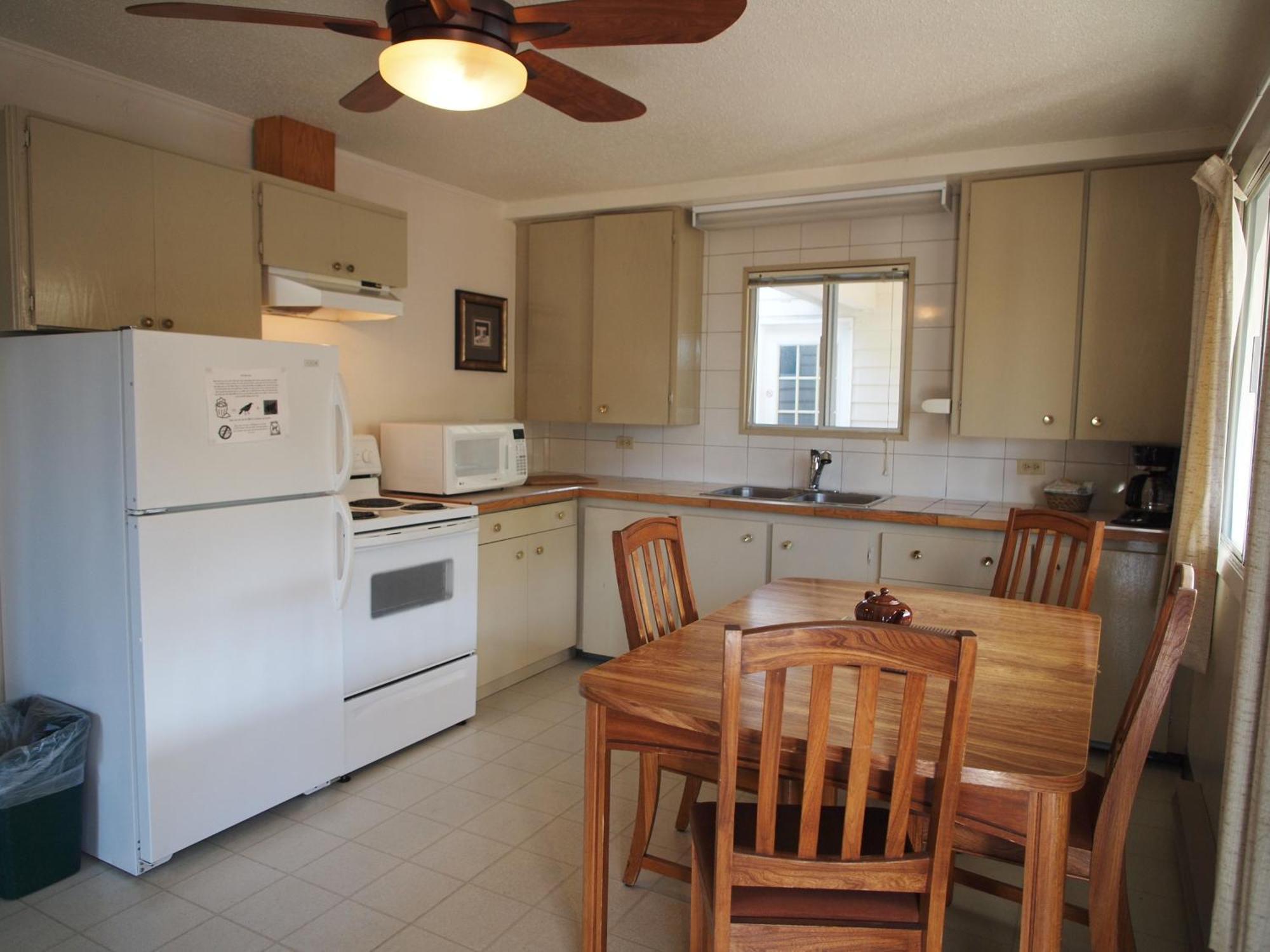 Whale'S Tail Guest Suites Ucluelet Δωμάτιο φωτογραφία